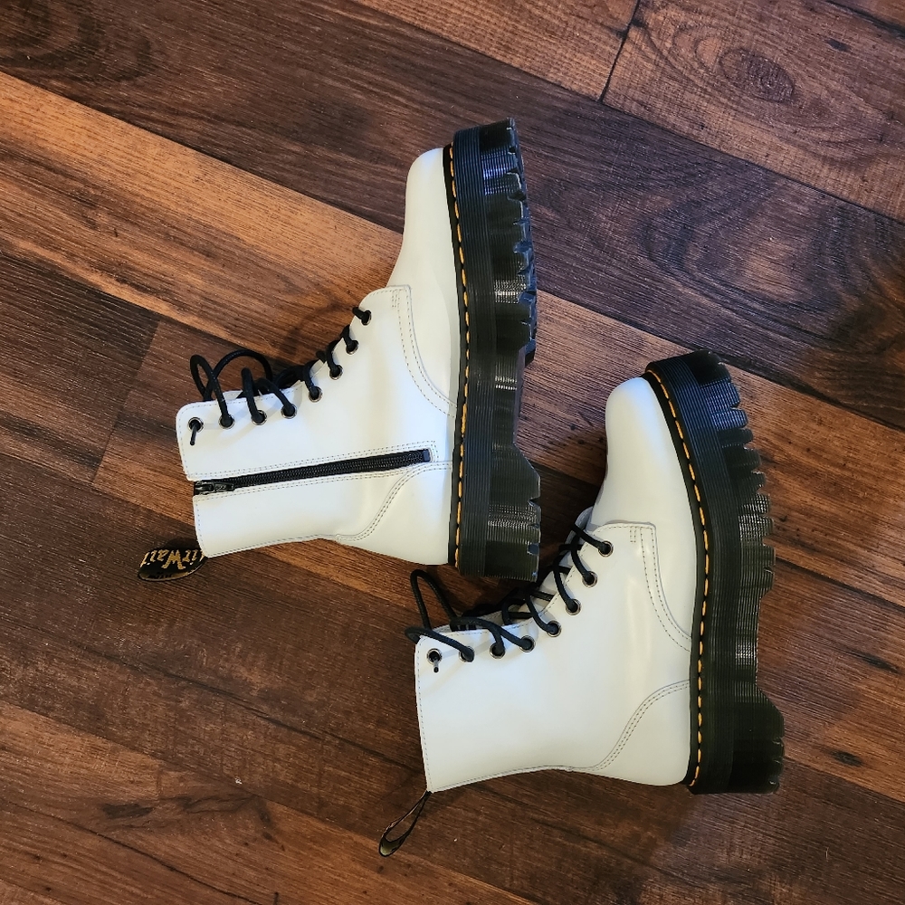 Dr Martens JADON BOOT SMOOTH LEATHER PLATFORMS Size 8 White